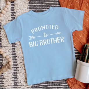 Zum Big Brother-Schwangerschaftsankündigung hochge Baby T-shirt