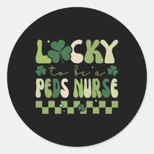 Zum Glück ein Peds Nurse Groovy Retro St Patrick's Runder Aufkleber