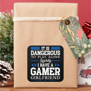 Zum Glück habe ich eine Gamer Girlfriend Funny Cou Quadratischer Aufkleber