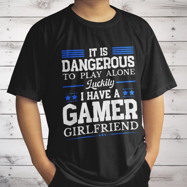 Zum Glück habe ich eine Gamer Girlfriend Funny Cou T-Shirt (Von Creator hochgeladen)