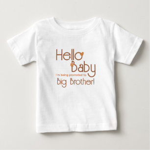 Zum großen Bruder befördert Hello Baby Retro T-shirt