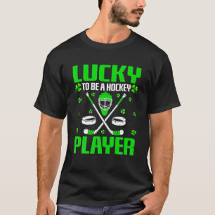 Zum Hockey-Spieler St Patrick's Day-Kleeblatt T-Shirt