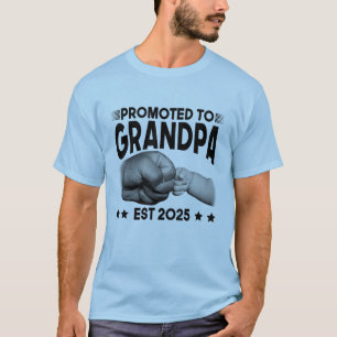 Zum Opa Befördert EST 2025 Babyankündigung T-Shirt