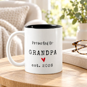 Zum Opa befördert – Gegr. JAHR Zweifarbige Tasse