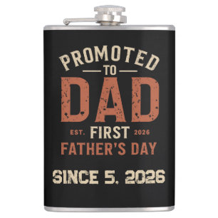 Zum Papa befördert Seit 2026 Erster Vatertag Vinta Flachmann