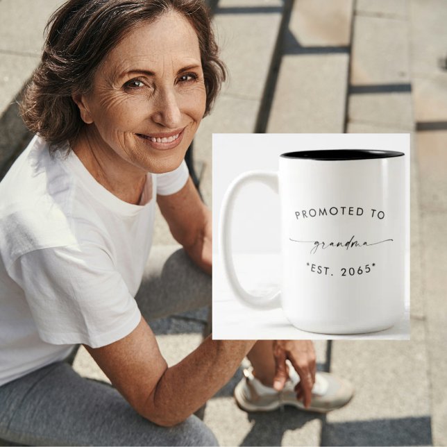 Zur Ankündigung der Großmutter-Schwangerschaft bef Zweifarbige Tasse (Von Creator hochgeladen)