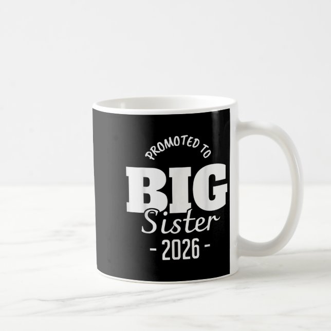 Zur großen Schwester befördert 2026, Wird geladen, Kaffeetasse (Rechts)