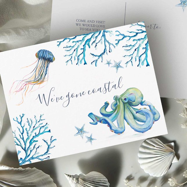 Zur neuen Zuhause-Umzugsankündigung am Strand Post Postkarte (Beach moving announcement postcards watercolor Blue sea art by Victoria Grigaliunas Do Tell A Belle)