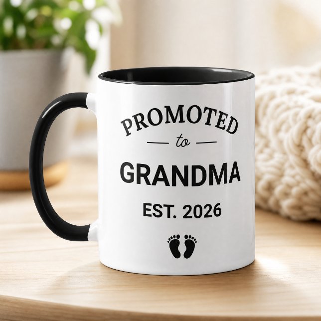 Zur Oma befördert Est 2026 Neue Großmutter Tasse (Von Creator hochgeladen)
