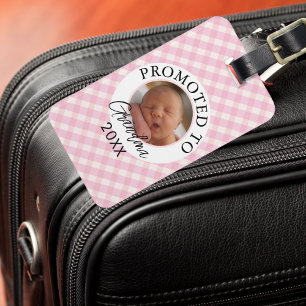 Zur Oma befördert, individuelles Jahr, Babyfoto Pi Gepäckanhänger