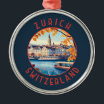 Zurich Switzerland Retro Distressed Circle Ornament Aus Metall<br><div class="desc">Zurich Retrovektor-Reisedesign. Die malerischen Gassen der Altstadt,  auf beiden Seiten des Flusses Limmat,  spiegeln ihre prämittelalterliche Geschichte wider.</div>