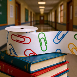 Zurück zu farbigen Büroklammern der Schule Satinband