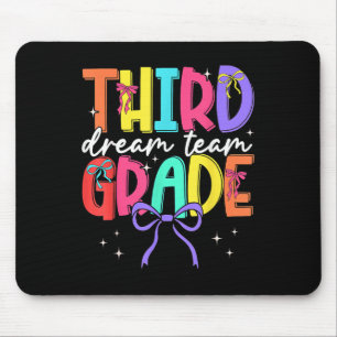 Zurück zur dritten Klasse des Dream Team Teacher W Mousepad