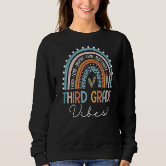 Zurück zur dritten Klasse Vibes Rainbow Teacher Sweatshirt