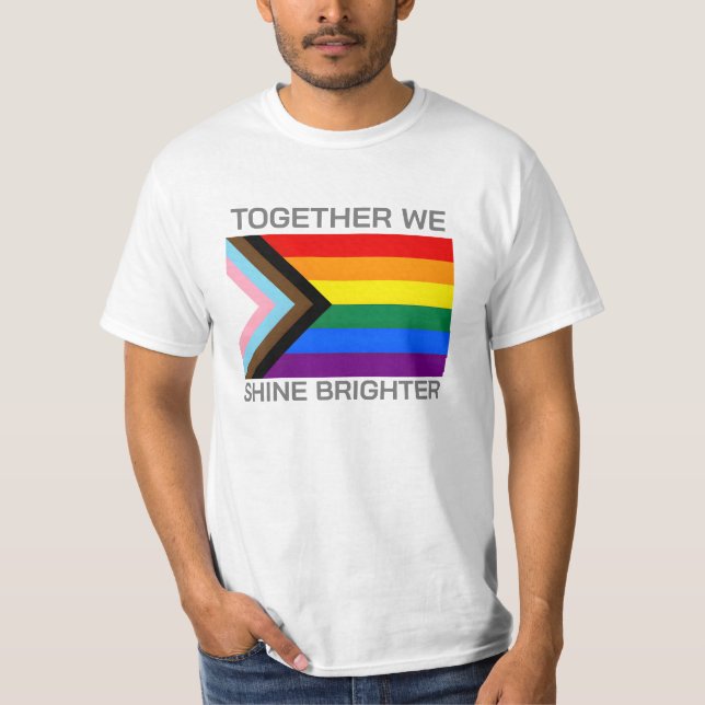Zusammen leuchten wir die Flagge von Brighter Lgbt T-Shirt (Vorderseite)