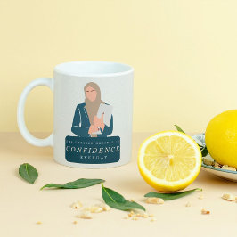 Zuversichtliche muslimische Frau Kaffeetasse