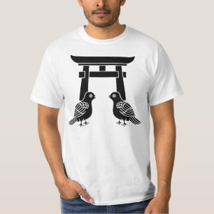Zuwendende Tauben und Torii T-Shirt