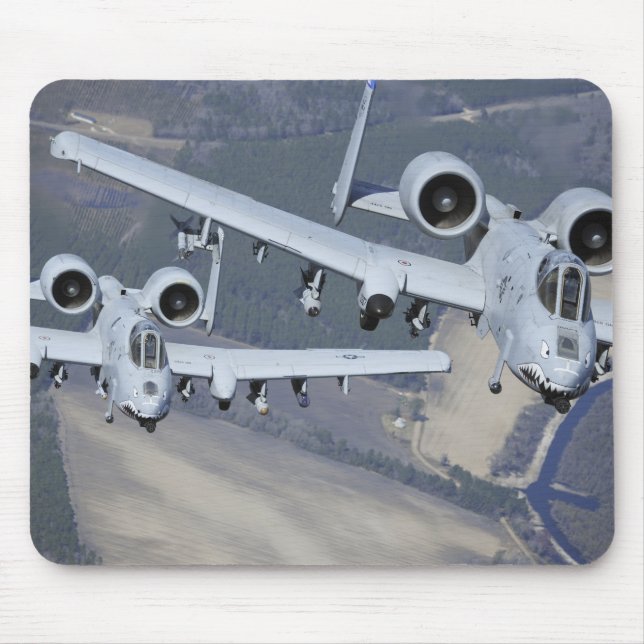Zwei A-10C-Thunderbolzen II fliegen formatgenau Mousepad (Vorne)