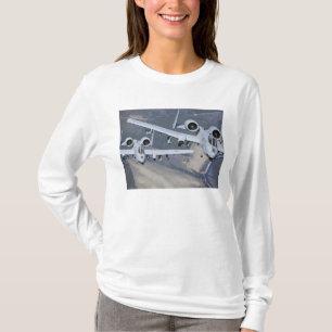 Zwei A-10C-Thunderbolzen II fliegen formatgenau T-Shirt