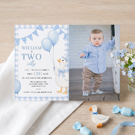 Zwei alberne blaue Gingham-Junge 2. Geburtstagsein Einladung