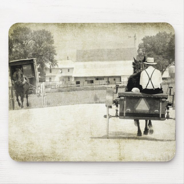Zwei amish Buggyen Sepia Rural Road Mousepad (Vorne)