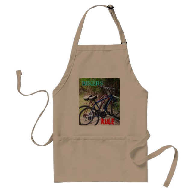 Zwei Bikes in einer Rackerwachsenen Schürze (Vorne)