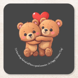 Zwei Cartoon müssen umarmt werden. Rechteckiger Pappuntersetzer