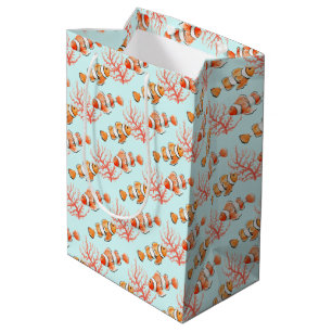 Zwei clownfish oder anemonefish mit korallenrotem mittlere geschenktüte