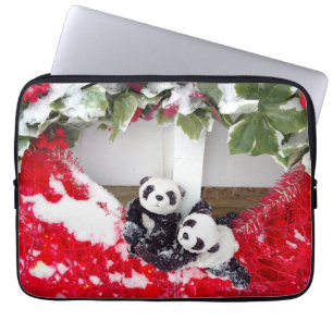 Zwei Darling Pandas zu Weihnachten Laptopschutzhülle