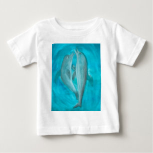 Zwei Delphine spielen frei und wild im Ozean Baby T-shirt