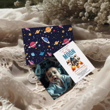 Zwei der 2. Geburtstage des Fotos Weltraum