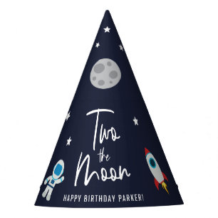 Zwei der Moon Space Themen zum Geburtstag Partyhütchen
