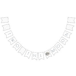 Zwei der weißen Silberjungen des Mond 2. Geburtsta Wimpelkette