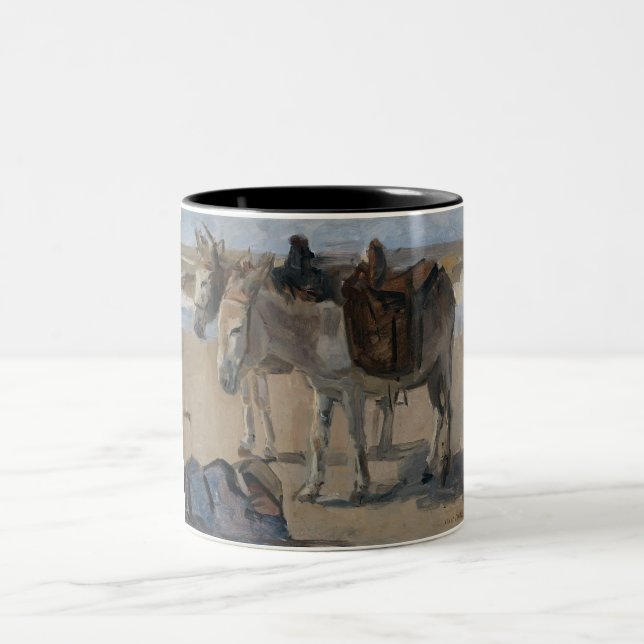 Zwei Donkeys (von Isaac Israels) Zweifarbige Tasse (Mittel)