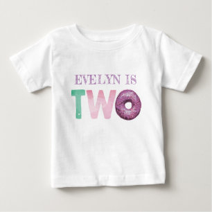 Zwei Doughnut Geburtstag Personalisiert Baby T-shirt