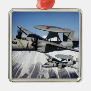 Zwei E-2C-Hawkeyys führen einen Flyby Ornament Aus Metall