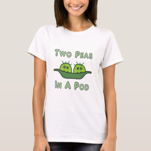 Zwei Erbsen in einem Pod-T - Shirt