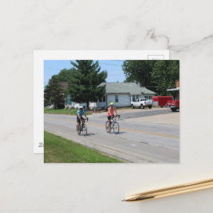 Zwei Fahrradfahrer in Burlington, Iowa Postkarte