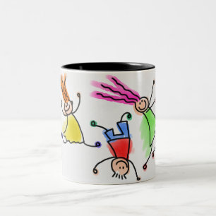 Zwei farbige Tasse mit Cartoon-Kinderdesign.