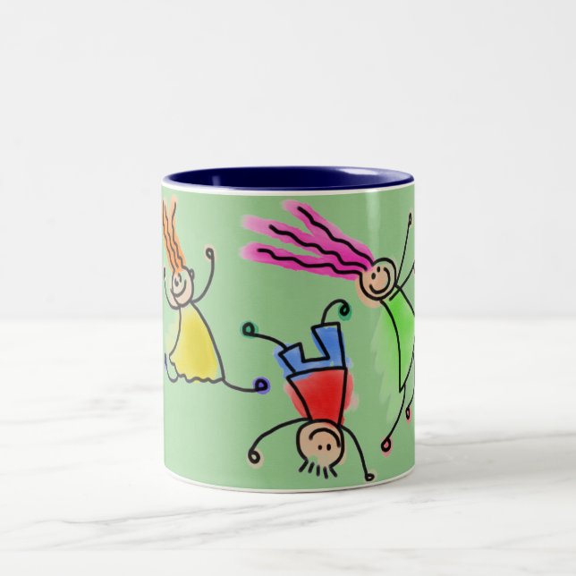 Zwei farbige Tasse mit Cartoon-Kinderdesign. (Mittel)