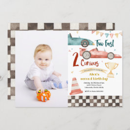 Zwei fast zwei neugierige Einladung mit Foto