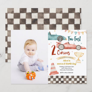 Zwei fast zwei neugierige Einladung mit Foto