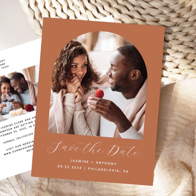 Zwei Foto Arch Terracotta QR Code Save the Date Postkarte (Von Creator hochgeladen)
