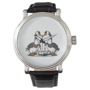 Zwei Gänse spielen Schach Armbanduhr