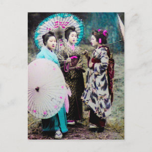 Zwei Geishas und eine Maiko und Sonnenschirme Alte Postkarte