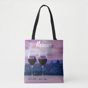 Zwei Gläser Rotwein auf der Silhouette von Florenz