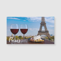Zwei Gläser Wein im Café von Paris