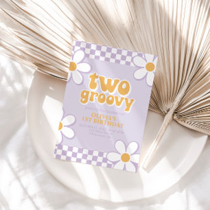 Zwei Groovy Retro Karo Lilac Daisy Einladung