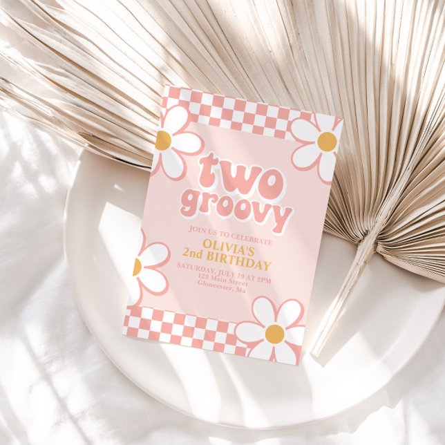Zwei Groovy Retro Karo Pink Daisy Einladung (Von Creator hochgeladen)