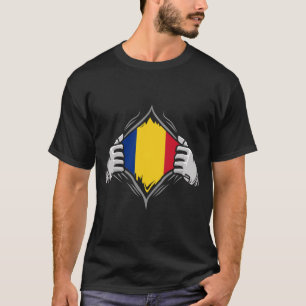 Zwei Hände Ripping-Enthüllungsflagge in Rumänien T-Shirt